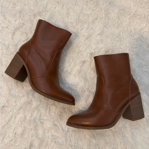 Brown faux Leather Ankle Boots - Picture 2 of 6